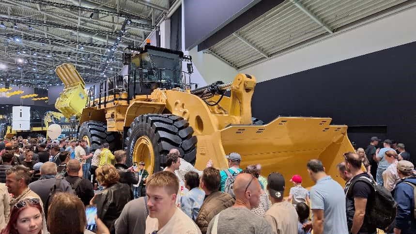 迪林根在慕尼黑寶馬展 2025-05-12